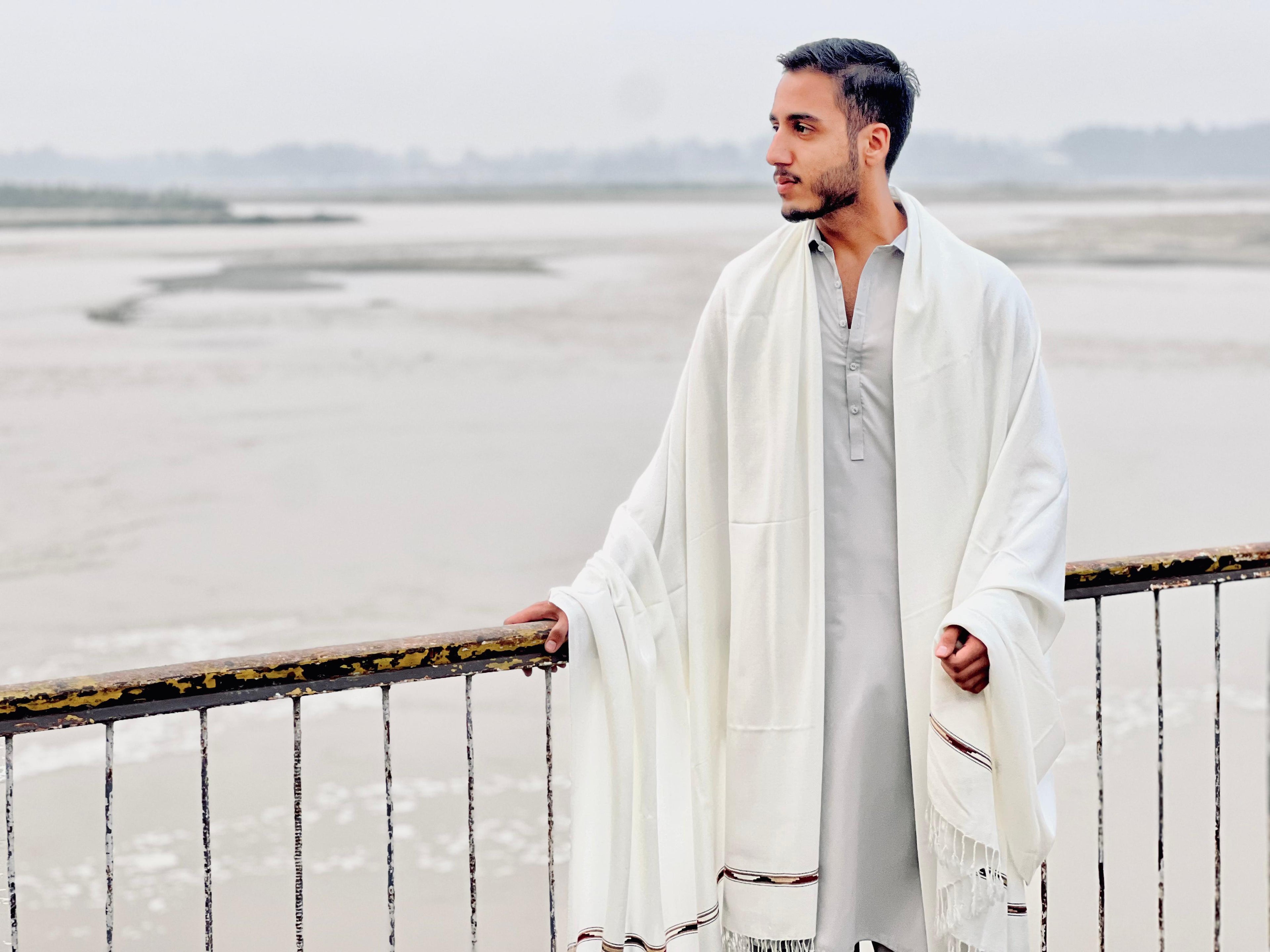 PLAIN LINE SHAWL WHITE